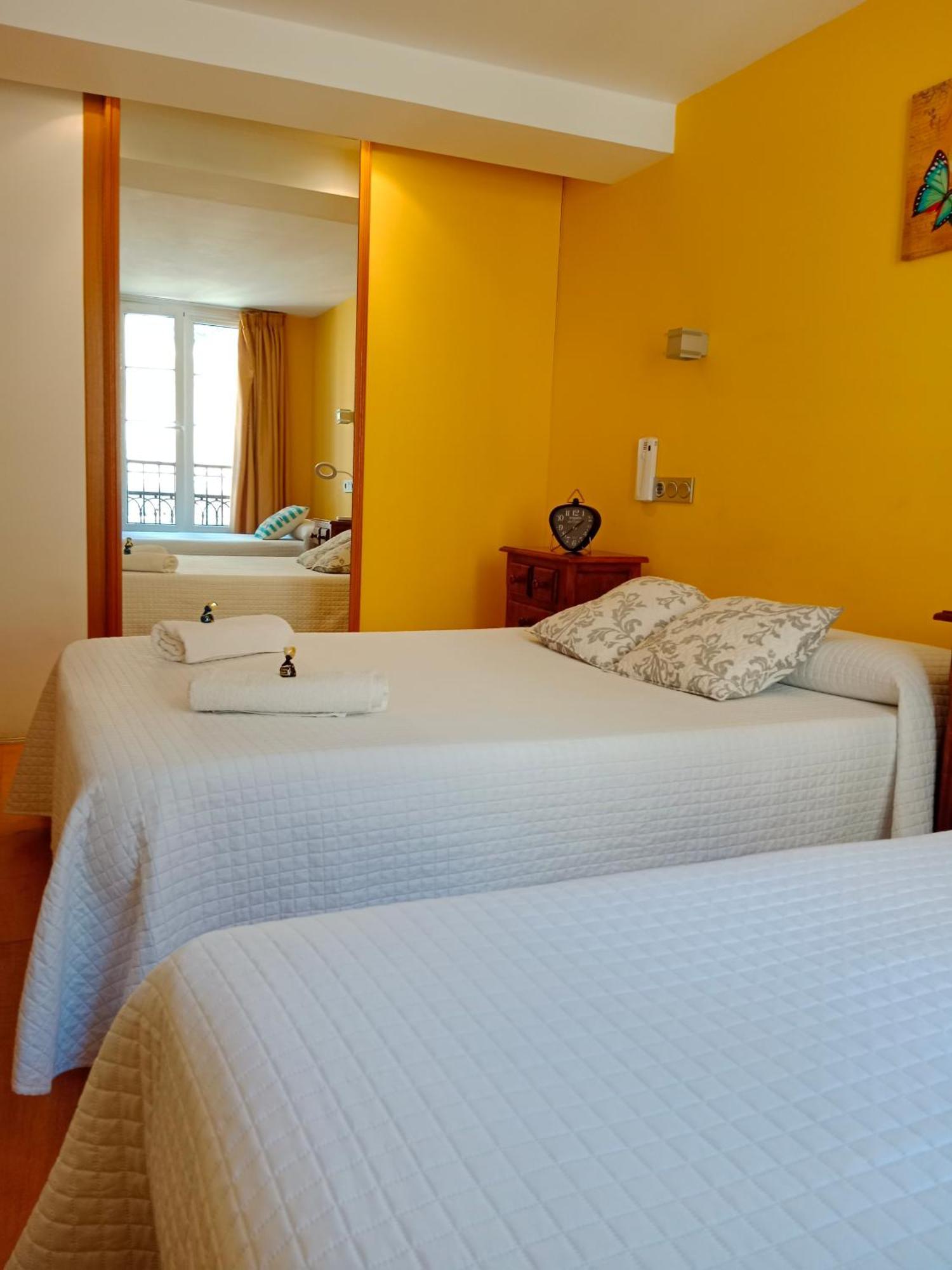 Pension San Vicente San Sebastian Room photo